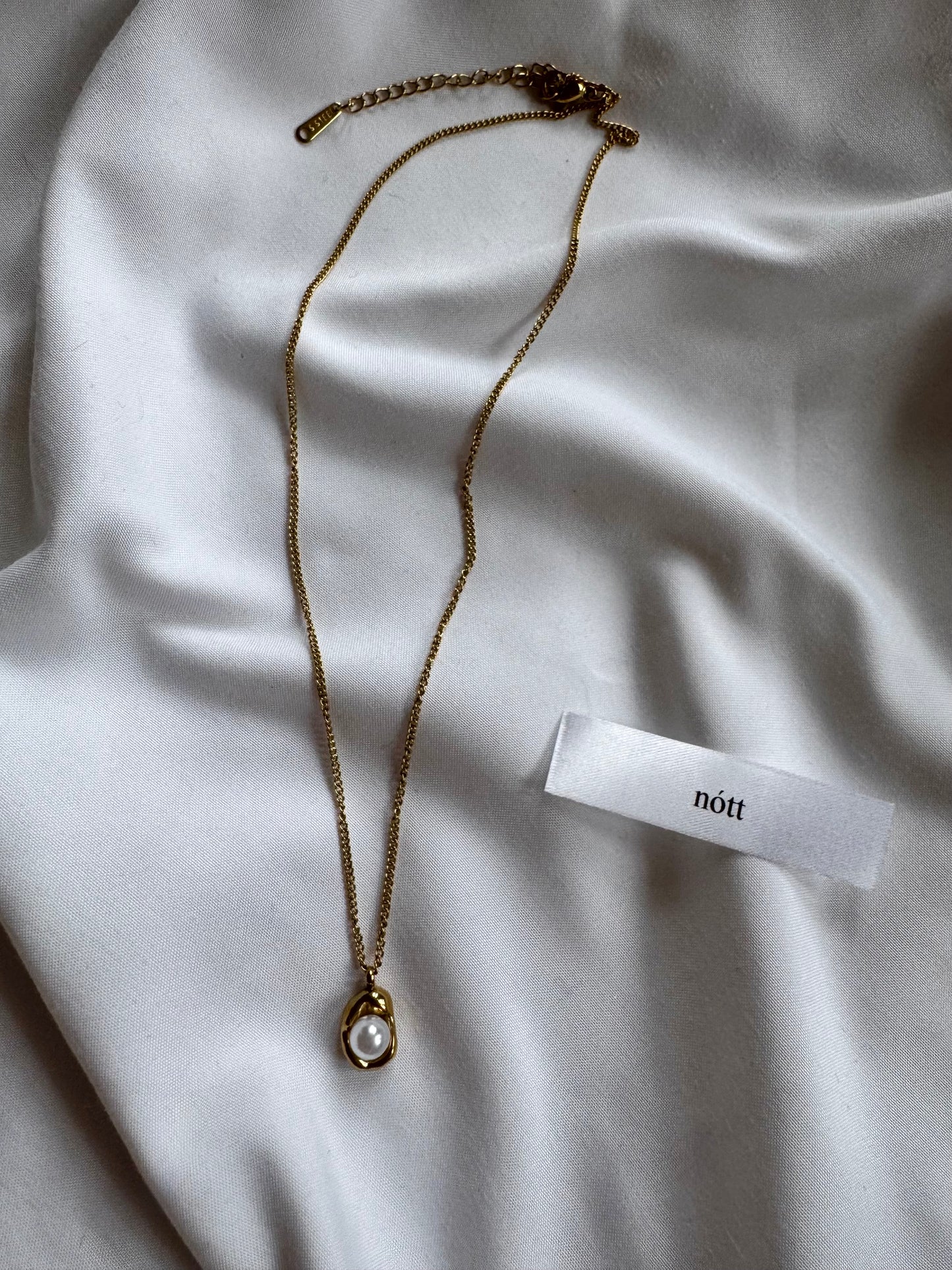 Gold Pearl Necklace